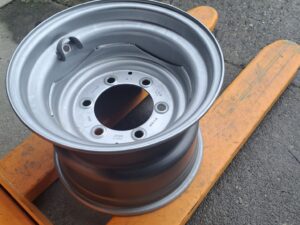 JANTA R17 | 13.00X17 | ACCURIDE 9006 | 6x205PCD | A2 | ET0 | PV
