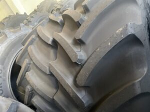 600/70 R30 Continental tractor master 152D