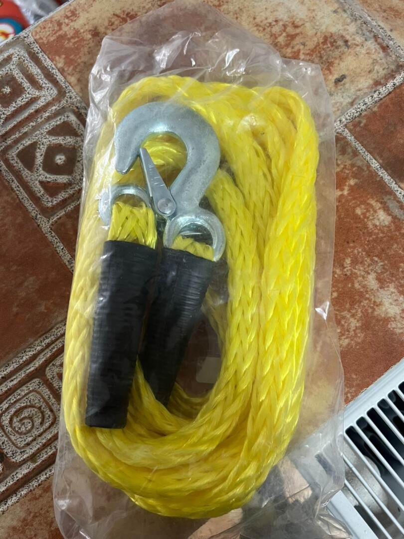 Cablu/sufa elastica impletita 4m cu carlige metalice pentru remorcare 2T