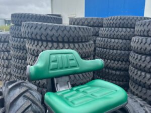 Scaun Universal tractor U650 U445 nou cu reglaj triplu si amortizor Verde