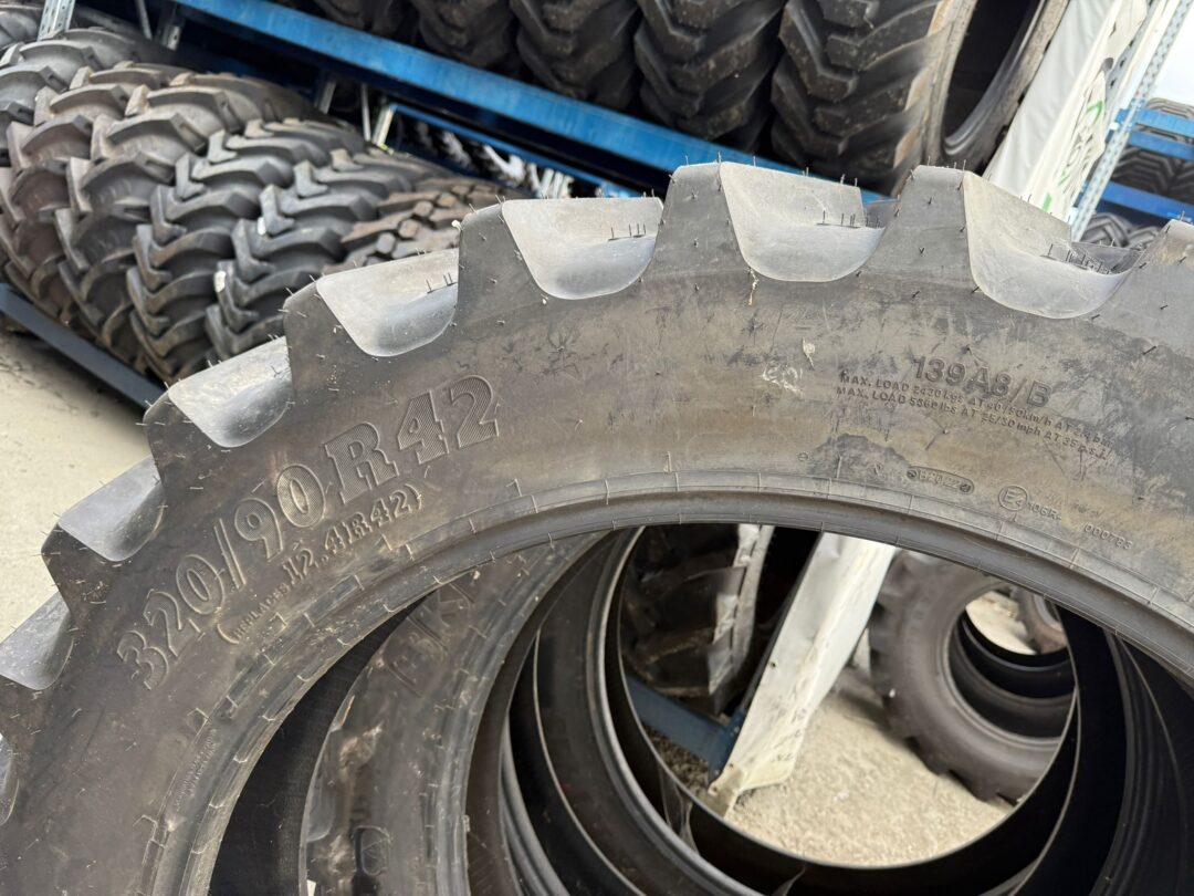 ANVELOPA 320/90 R42 BKT AGRIMAX RT945 139A8/B TL - imagine 4