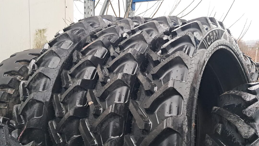 ANVELOPA 270/95 R54 CEAT Farmax RC 149A8/ 146D TL - imagine 2
