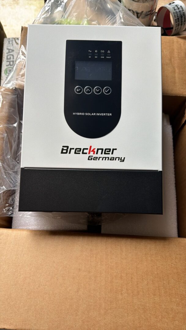 Invertor solar hibrid 1.2kW, 12V, MPPT 50A, monofazic, OFF-GRID Breckner Germany