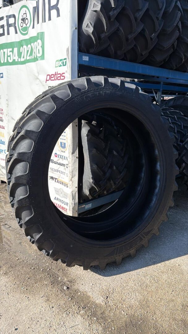 ANVELOPA 300/95 R46 CEAT FARMAX RC 151A8/ 148D TL - imagine 2