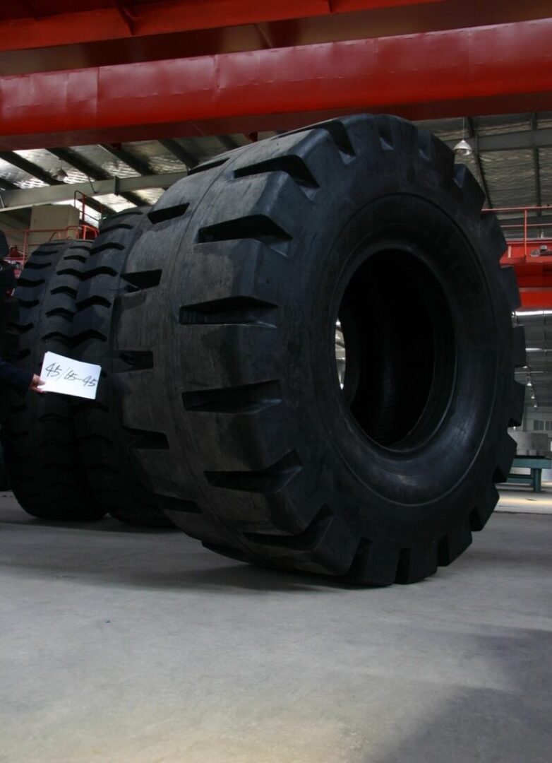 Anvelopa 40/65 R39 OTR L5 Loader Tires Ply Rating 36 pr Yokohama - imagine 2